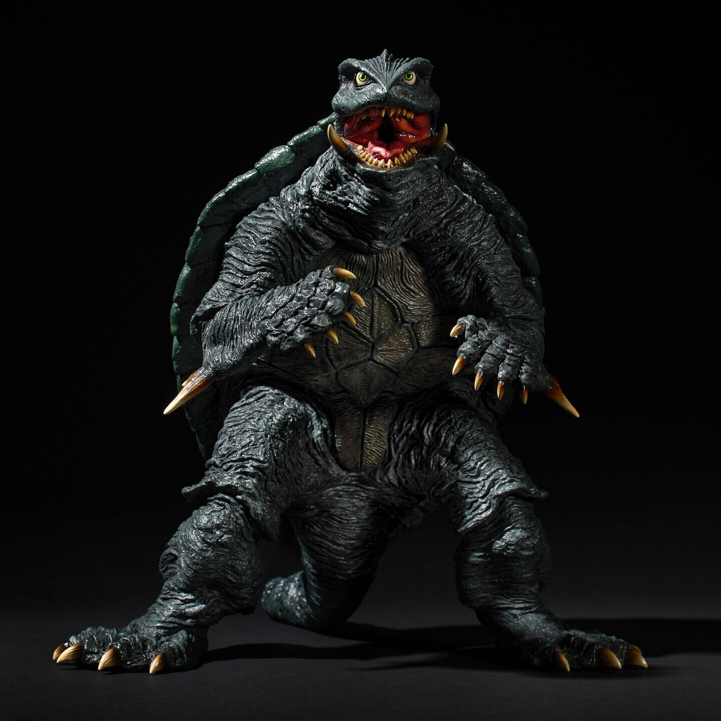 ガメラ1996(G2)が全高320mmの大型彩色済フィギュアに！ - 株式会社海洋