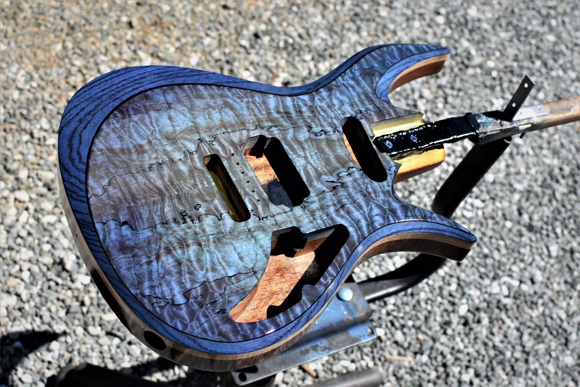 エレキギターの塗装について | Frontisland CustomGuitarWorks