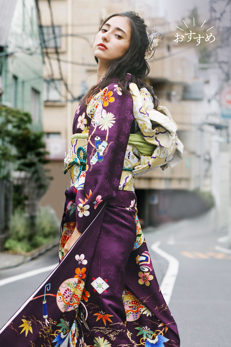 MK-1204】紫の地に手毬柄が上る涼やかな振袖｜特選呉服京彩|振袖比較