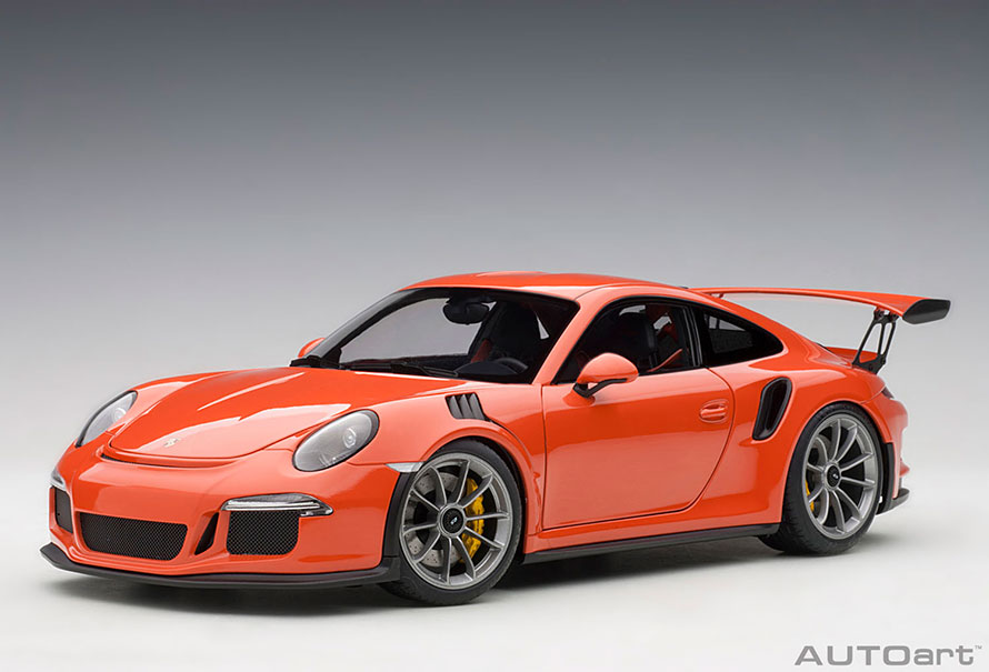 ポルシェ伝統の「RS」のネーミングを受け継ぐ911のミニカー「1/18