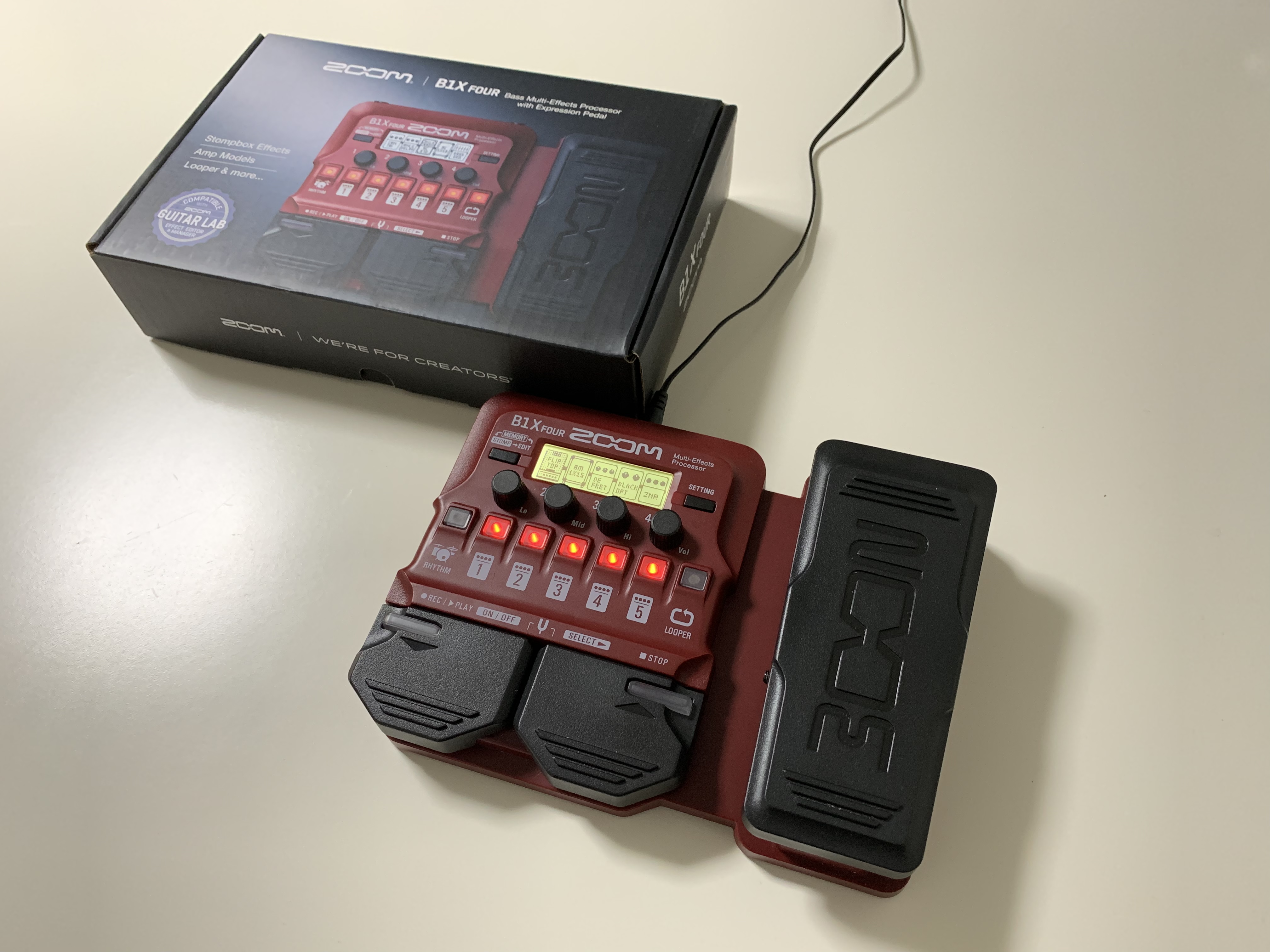 ZOOM新作 B1X FOURを徹底レビュー、解説！【22種モデリング音源有