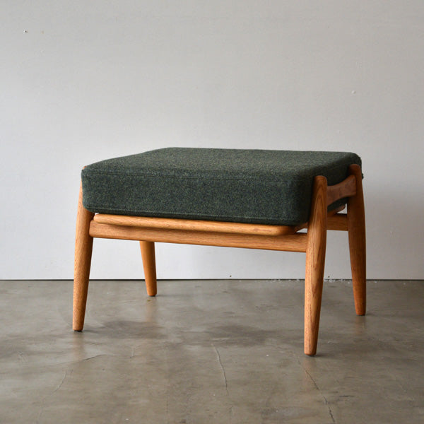 Hans J. Wegner GE240 Ottoman 502D126 | 北欧家具 北欧インテリア通販