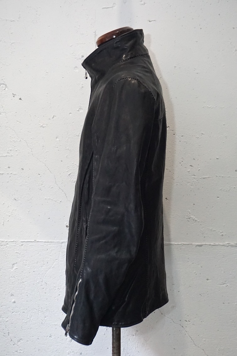 12411-41447. HORSE LEATHER HI NECK BIAS ZIP DARTS SHOULDER BLOUSON