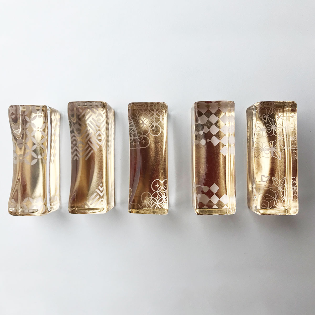 箔一 hakuichi 金箔 金沢箔 金沢 工芸品 五つ小紋ガラス箸置き