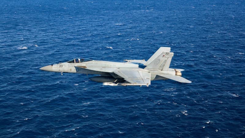 F/A-18スーパーホーネット：映画トップガン2代目の艦載機 | 写真で