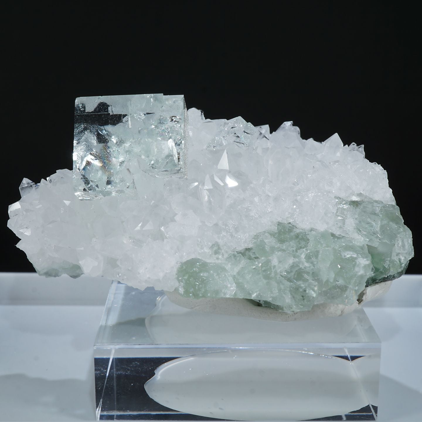 中国 ヤオガンシャン産 フローライト・水晶|ハッピーギフト – 天然石