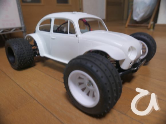TAMIYA DT-03Tにフォルクスワーゲン・ビートルボディーを載せる