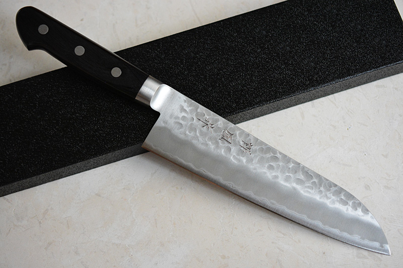 切れ味抜群 青紙スーパーの槌目三徳包丁18cm 禅鳳作