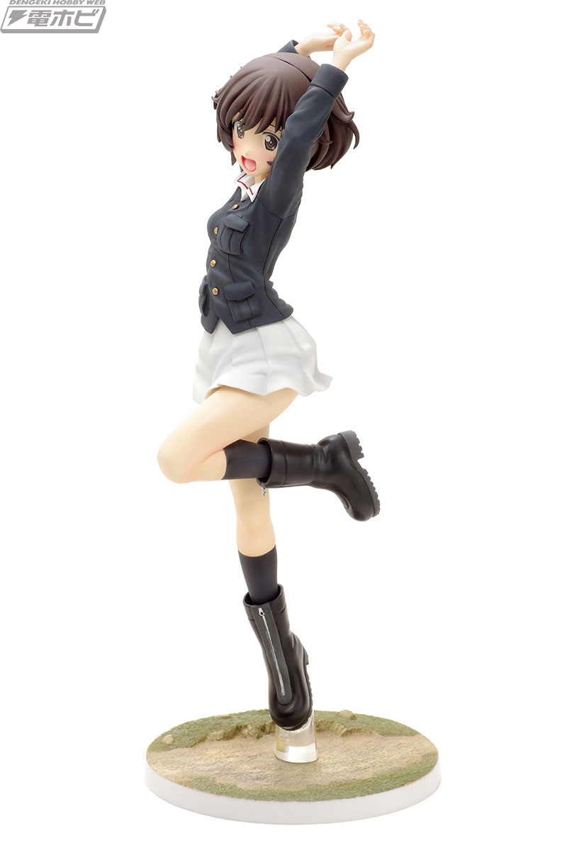 ガルパン』秋山優花里がパンツァージャケット姿で立体化！元気いっぱい