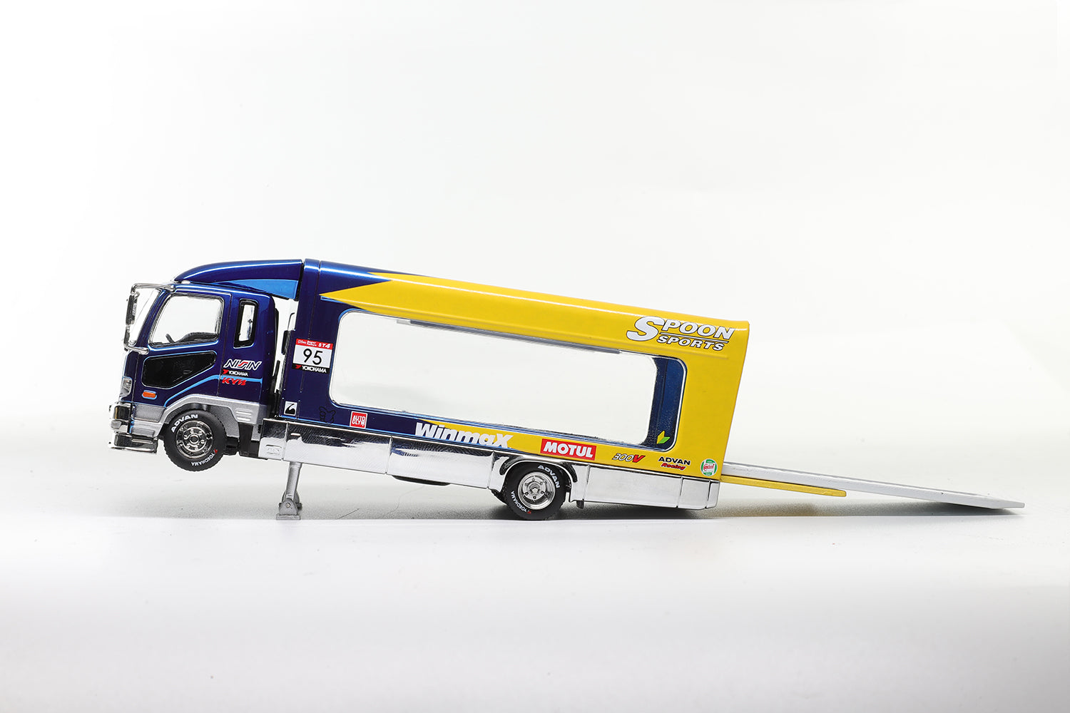 Shadow Pro 1:64 Mitsubishi Fuso Fighter(1024) 2017 -SPOON CHROME