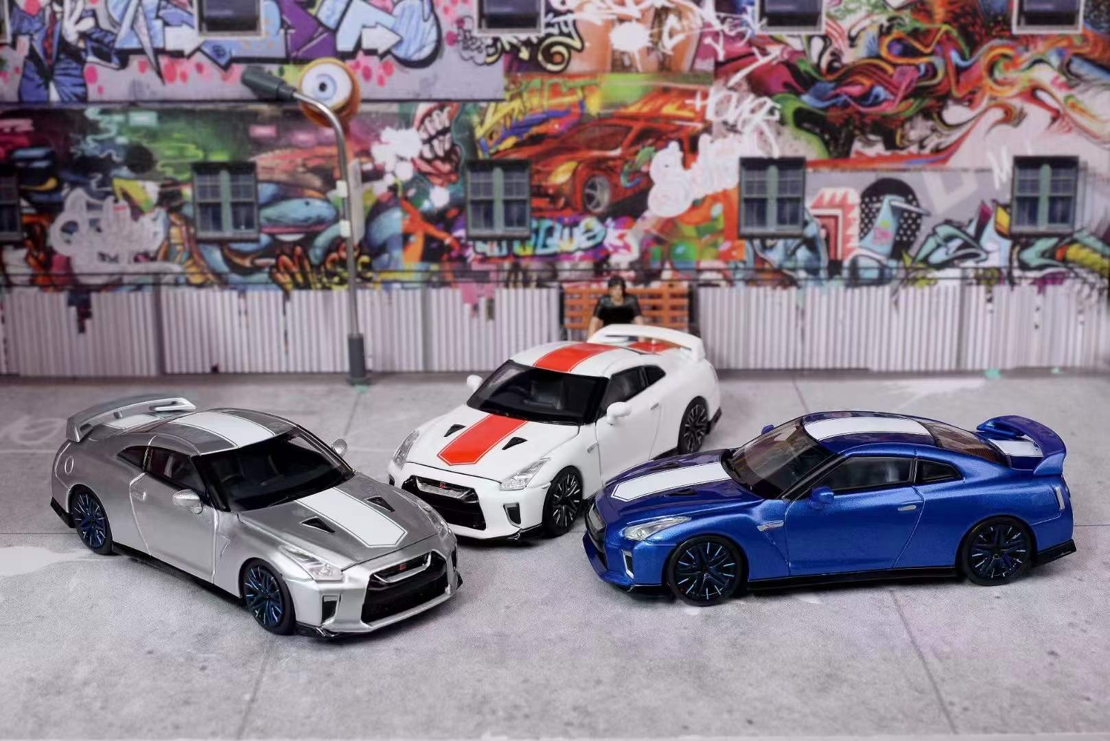 Motorhelix 1:64 Nissan GT-R (R35) 50th Anniversary Diecast