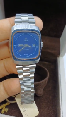 VINTAGE ZODIAC AUTOMATIC DAY-DATE LADIES BLUE DIAL WATCH CAL.2678
