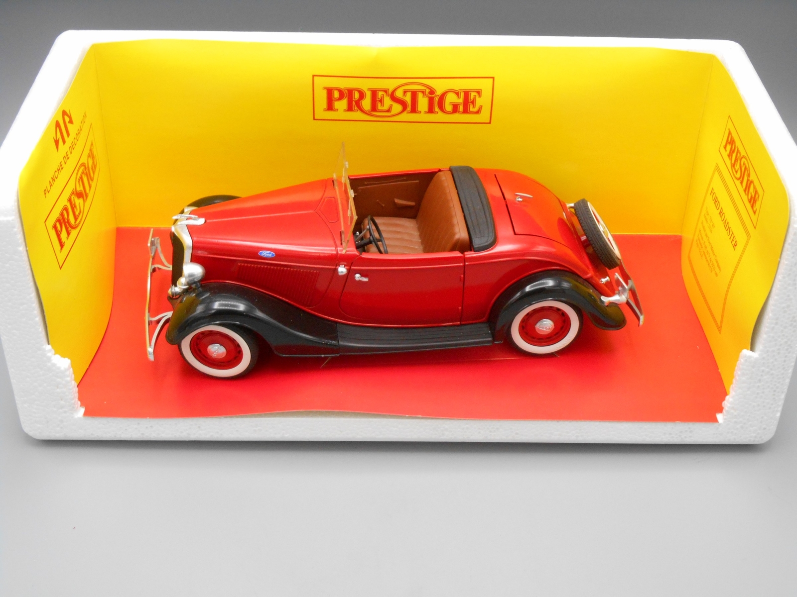 Solido 8008, Ford V8 1934 Roadster - Free Price Guide & Review