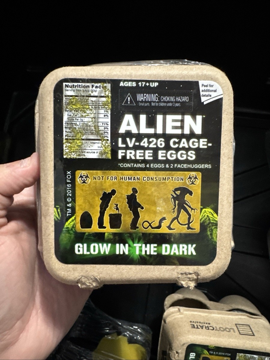 Neca Alien LV-426 Cage Free Facehugger Egg Carton Glow In The Dark