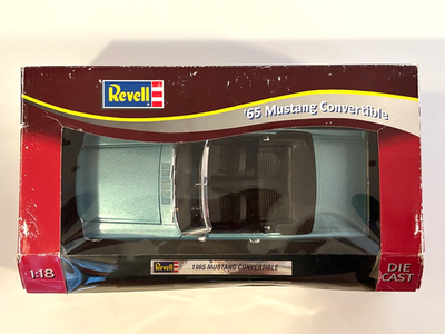 Revell 1965 Ford Mustang Convertible Aqua #8753 Diecast Model Car