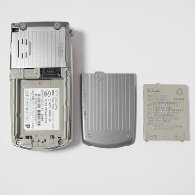 docomo P900i silver FOMA Japanese Flip Phone Keitai Cell phone JP