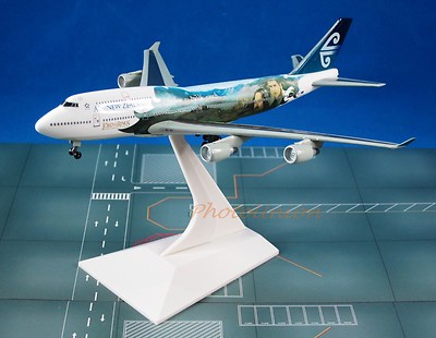 Dragon Wings Air New Zealand B747 1:400 Model Lord of the Rings