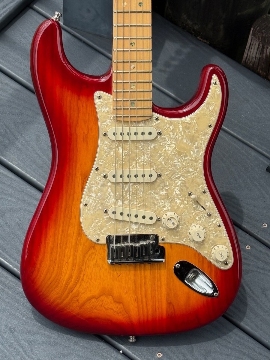2006 Fender Stratocaster American Deluxe 60th Anniversary 1 of a