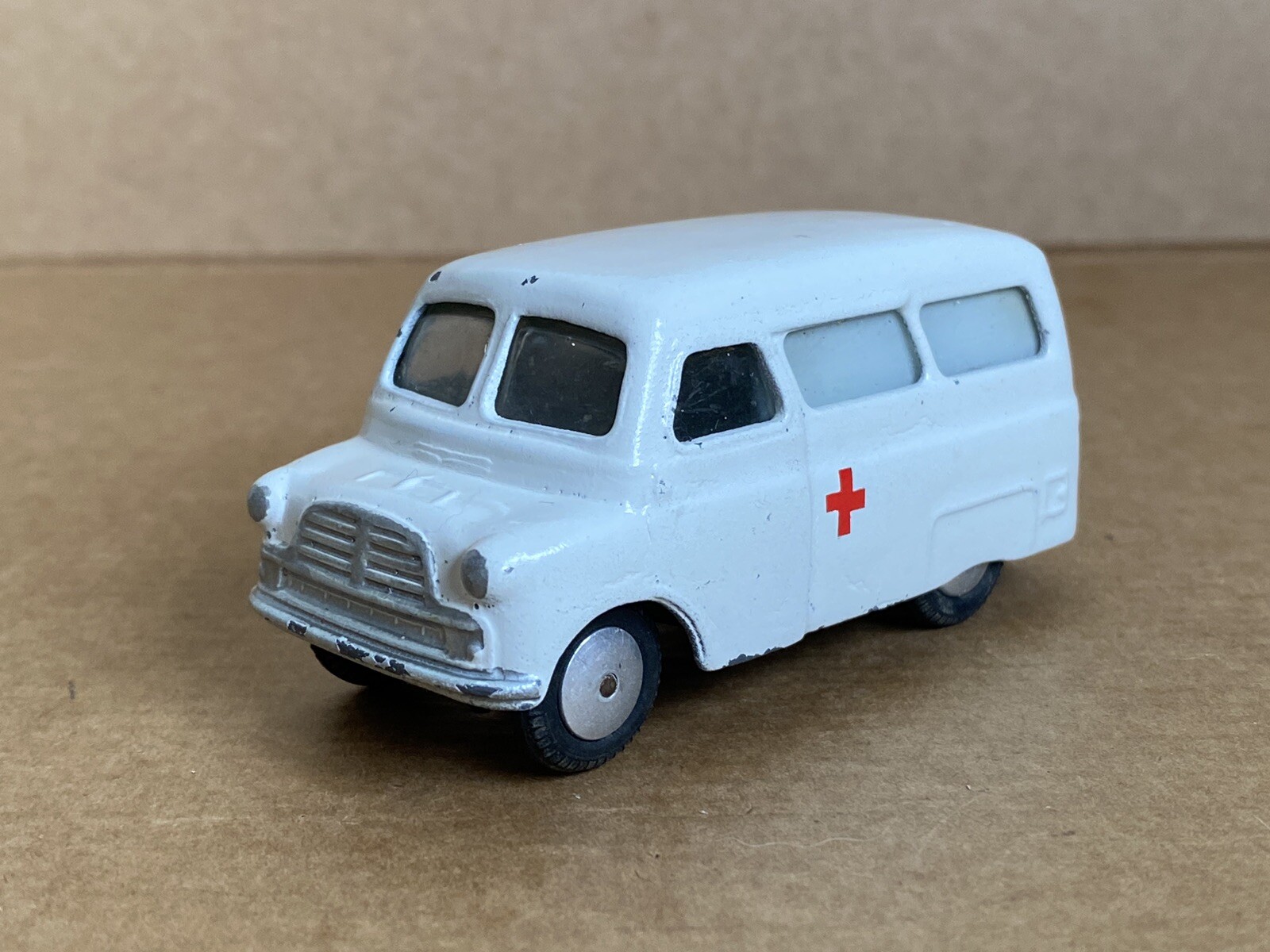 Corgi 412, Bedford Ambulance - Free Price Guide & Review