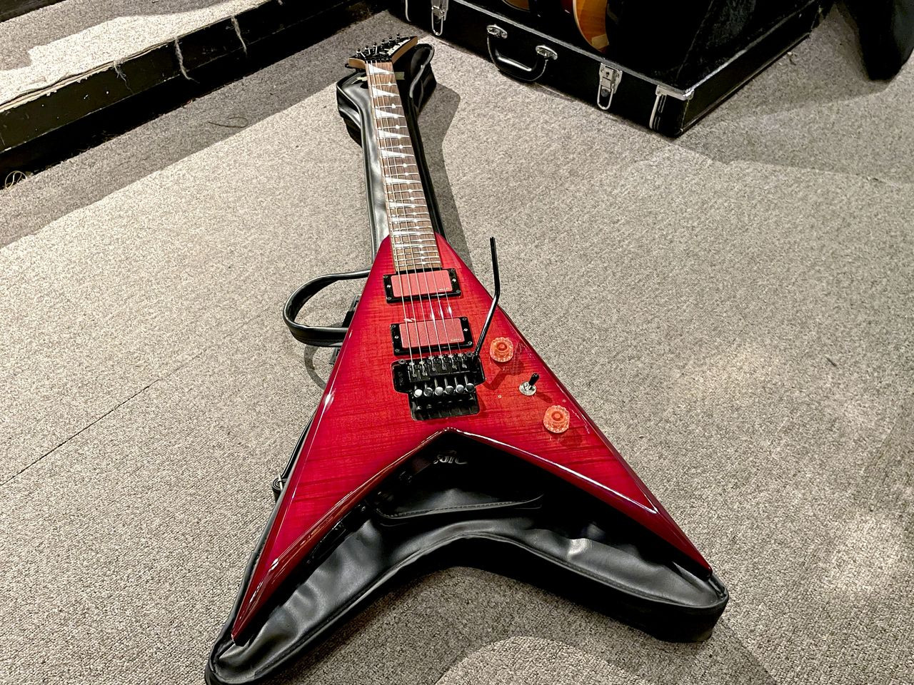 Jackson Jacksonstars フライングV ギター ハードケース付き ジャンク