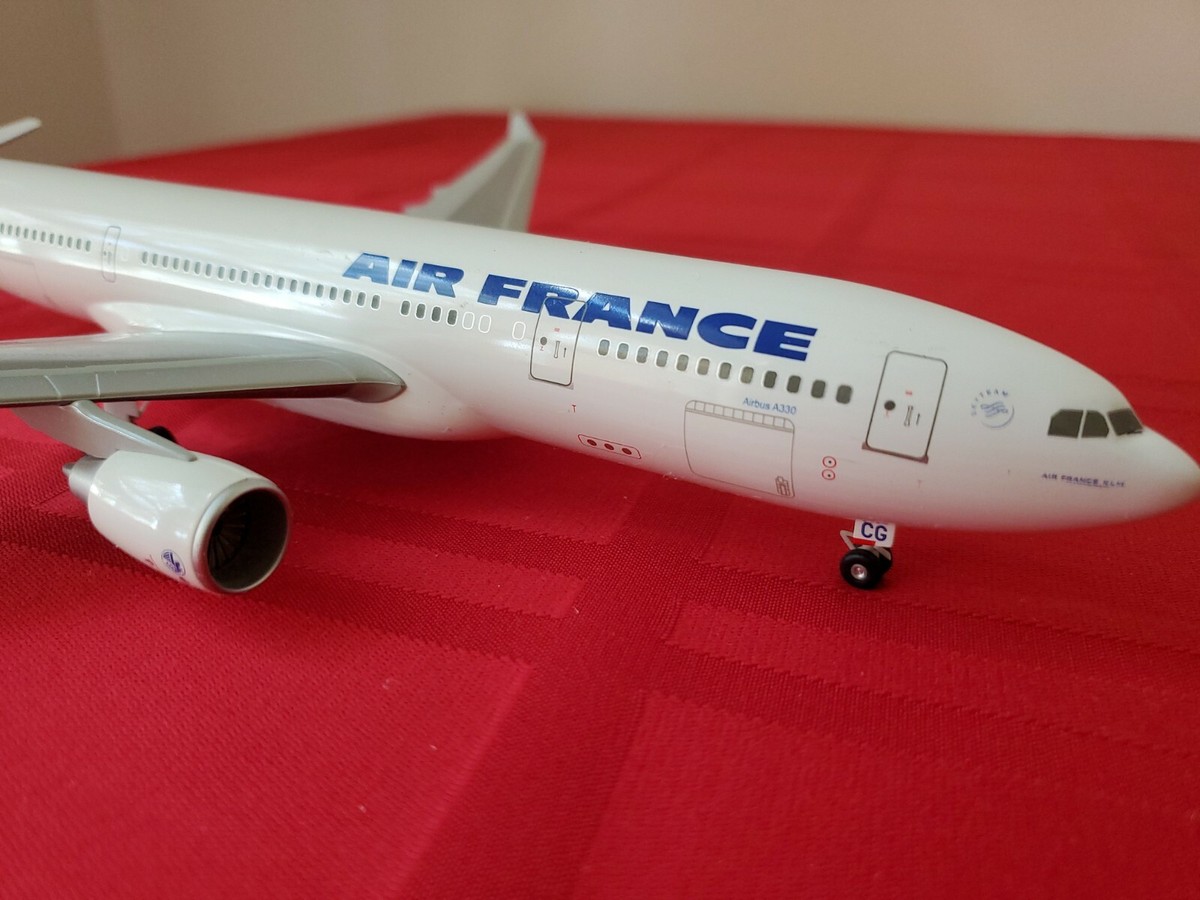 Hogan Wings Air France F-GZCG A330-200 1/200 W/Gear | eBay