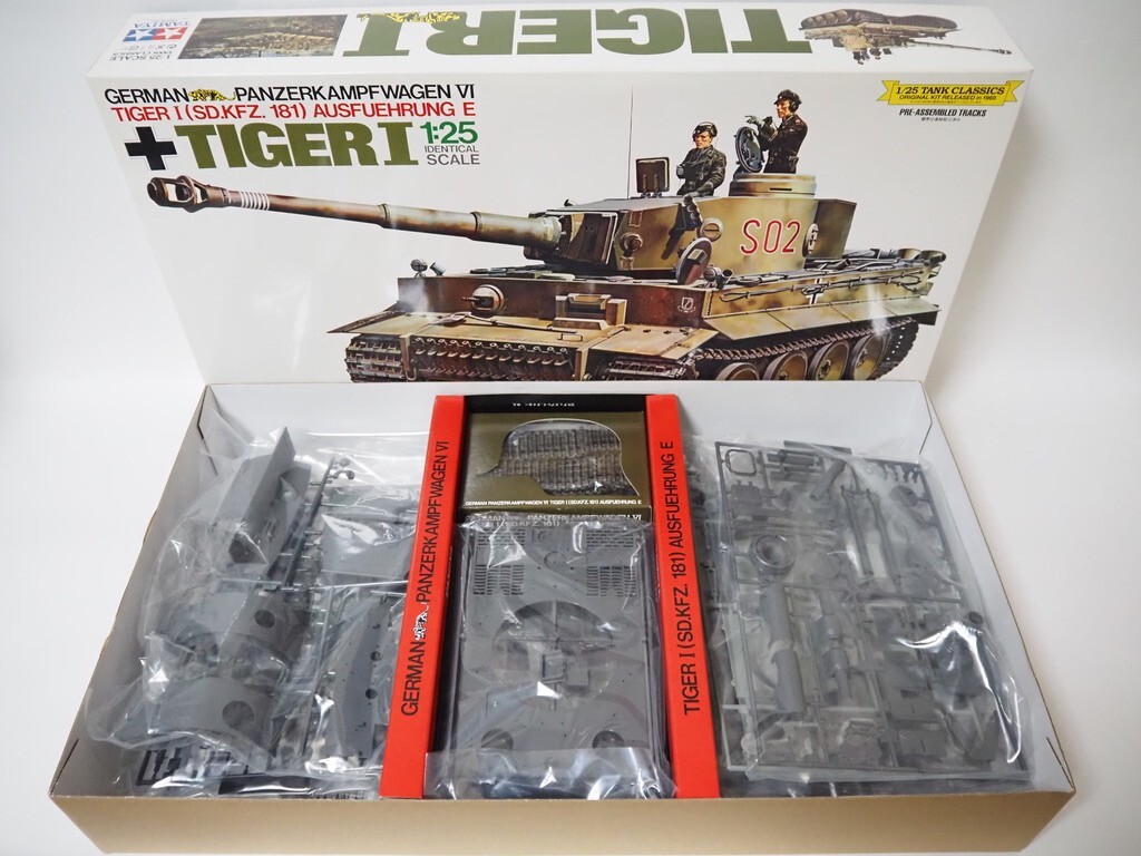 Unassembled] Tamiya 1/25 German Army Heavy Tank Tiger I No.11