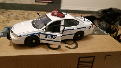1/24 Scale Motormax Premier Edition 2002 Chevrolet Impala NYPD | eBay
