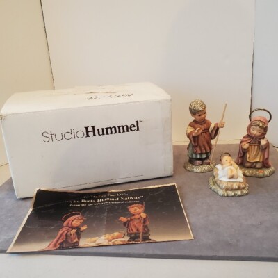 1996 GOEBEL BERTA HUMMEL Nativity 33501 Mary Joseph Baby Jesus