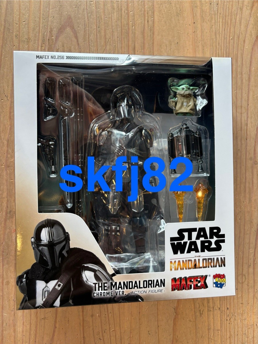 MAFEX No.256 THE MANDALORIAN CHROME Ver. STAR WARS CELEBRATION