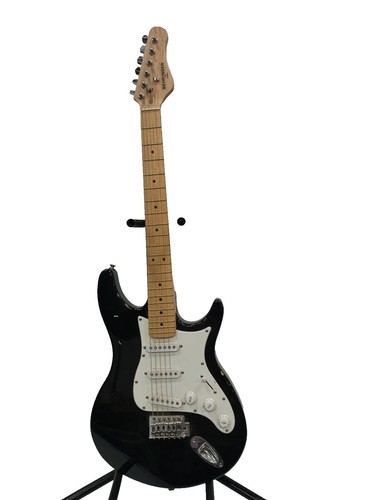 Behringer IAXE 624 CENTARI USB Guitar white solid body with