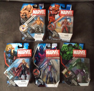 HASBRO MARVEL UNIVERSE 3.75/ACTION FIGURE ASSORTED LOT (5) MIP