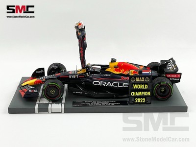 Red Bull F1 RB18 Max Verstappen Japan 2022 World Champion 1:18