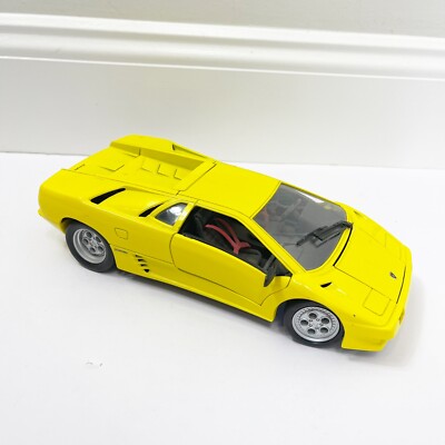 Maisto '1990 Yellow Lamborghini Diablo' Special Edition Scale 1:18