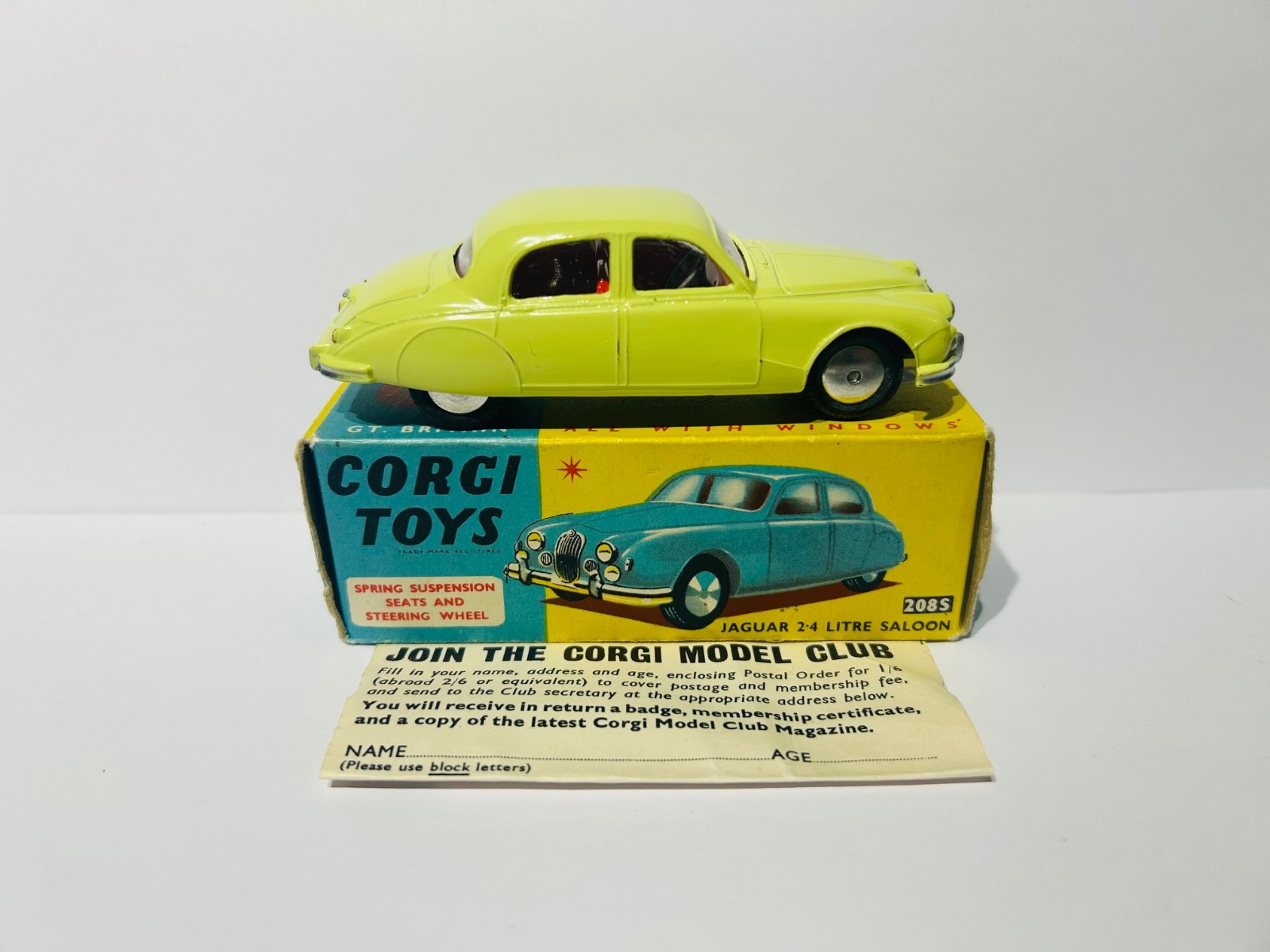 Corgi 208, Jaguar Saloon - Free Price Guide & Review