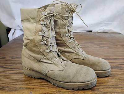 Wellco Men's Size 10.5 US Army Desert Boots Suede Combat Boots