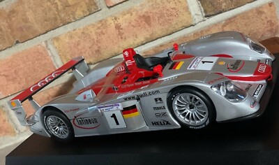 2002 Audi INFINEON R8 LE MANS 1:18 Scale Diecast Collectible GT