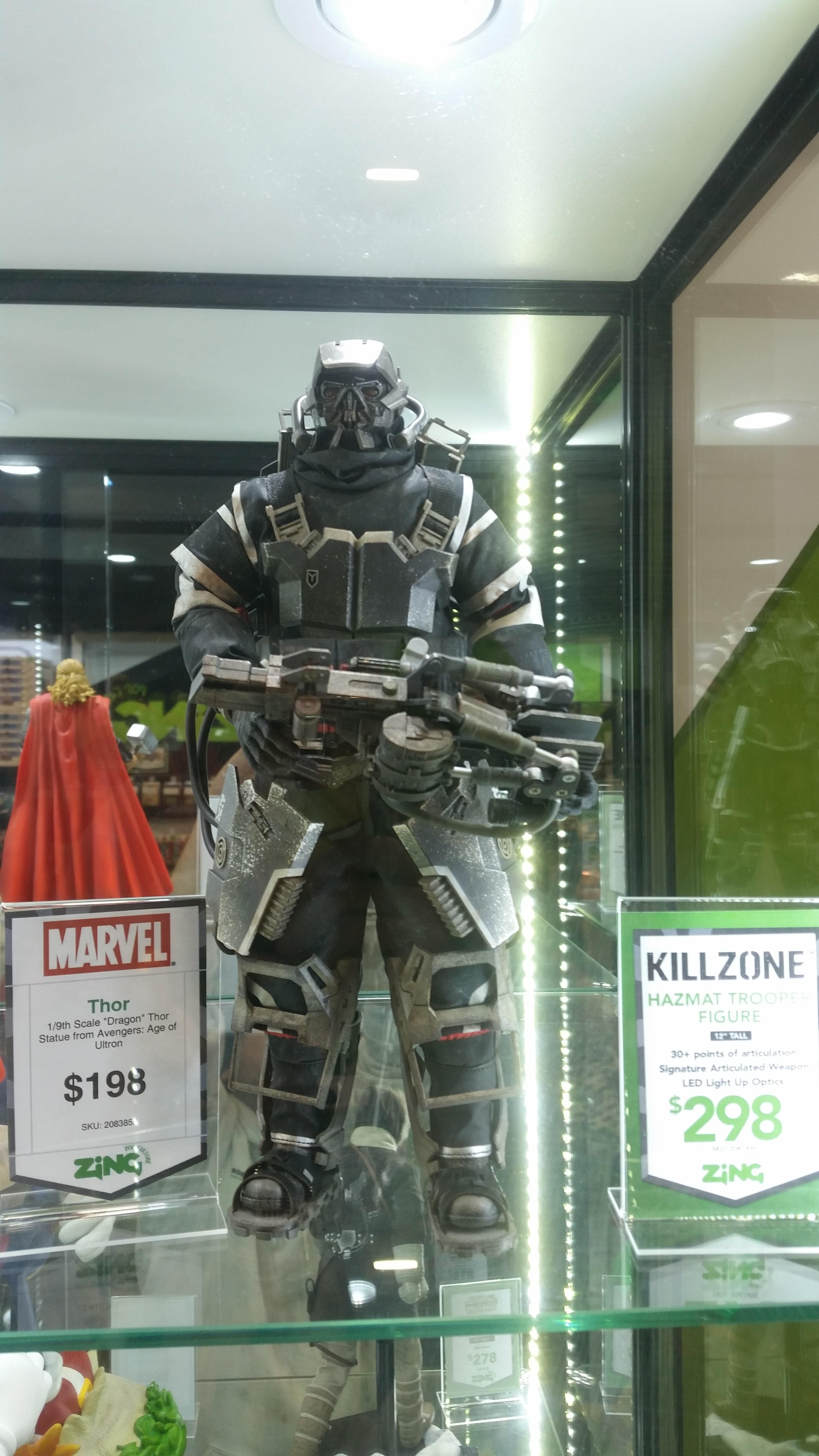 9年前のヘルガストハズマットトルーパーフィギュア : r/killzone