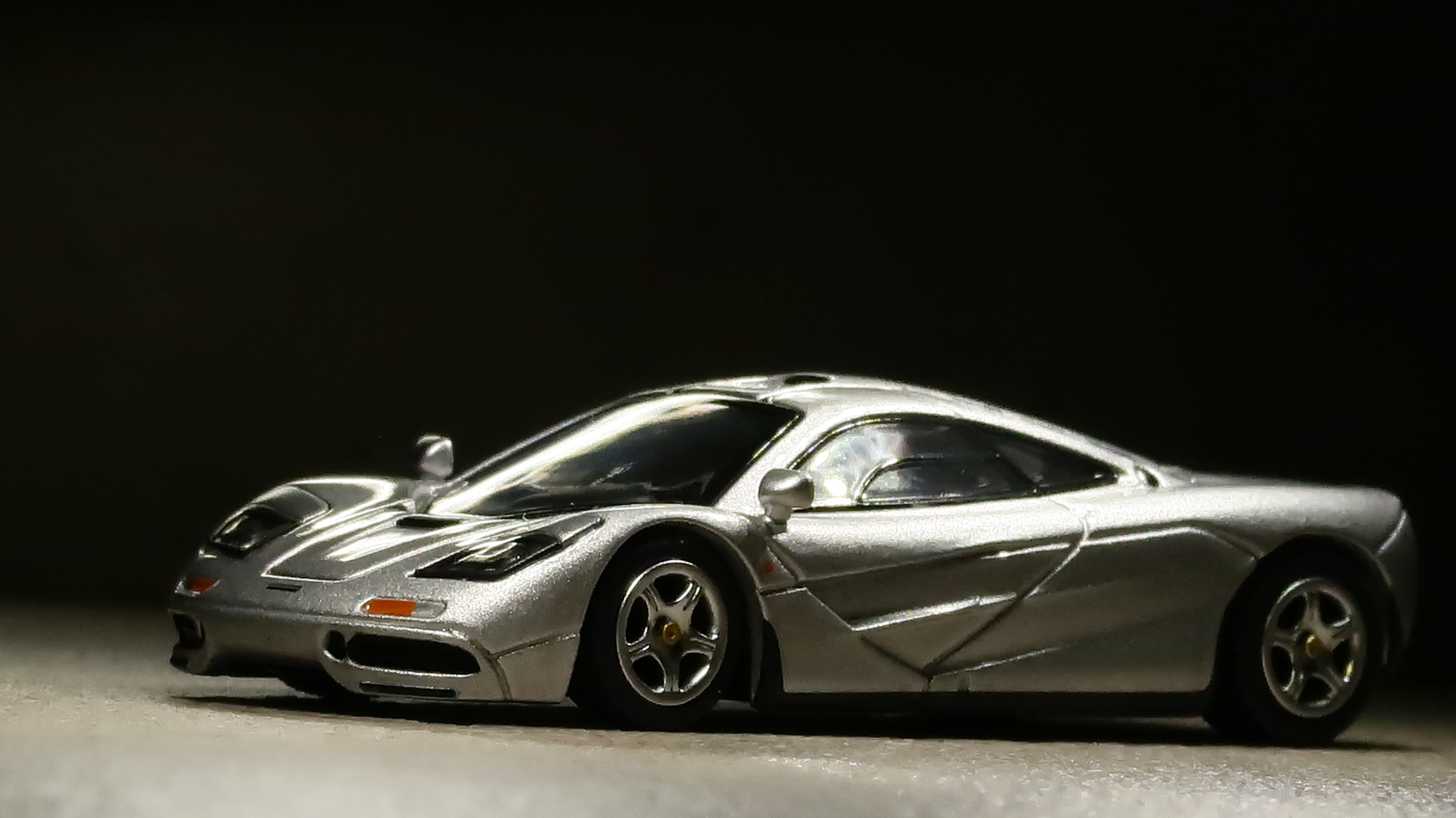 モデルインプレッション】 Mini GT 1/64 - McLaren F1 (Magnesium