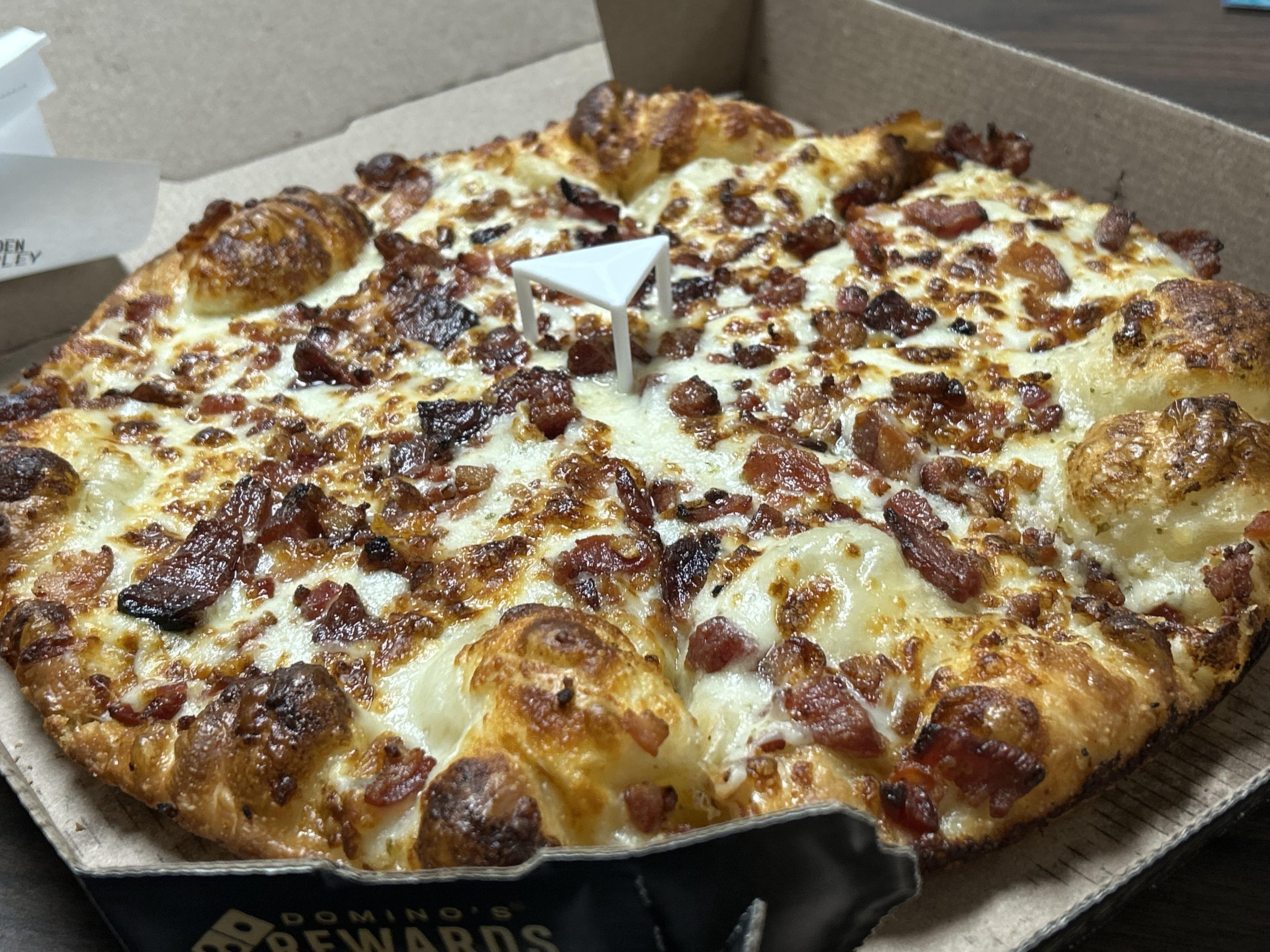 今まで食べたドミノピザの中で、間違いなく一番うまい！！🤯 : r/Dominos