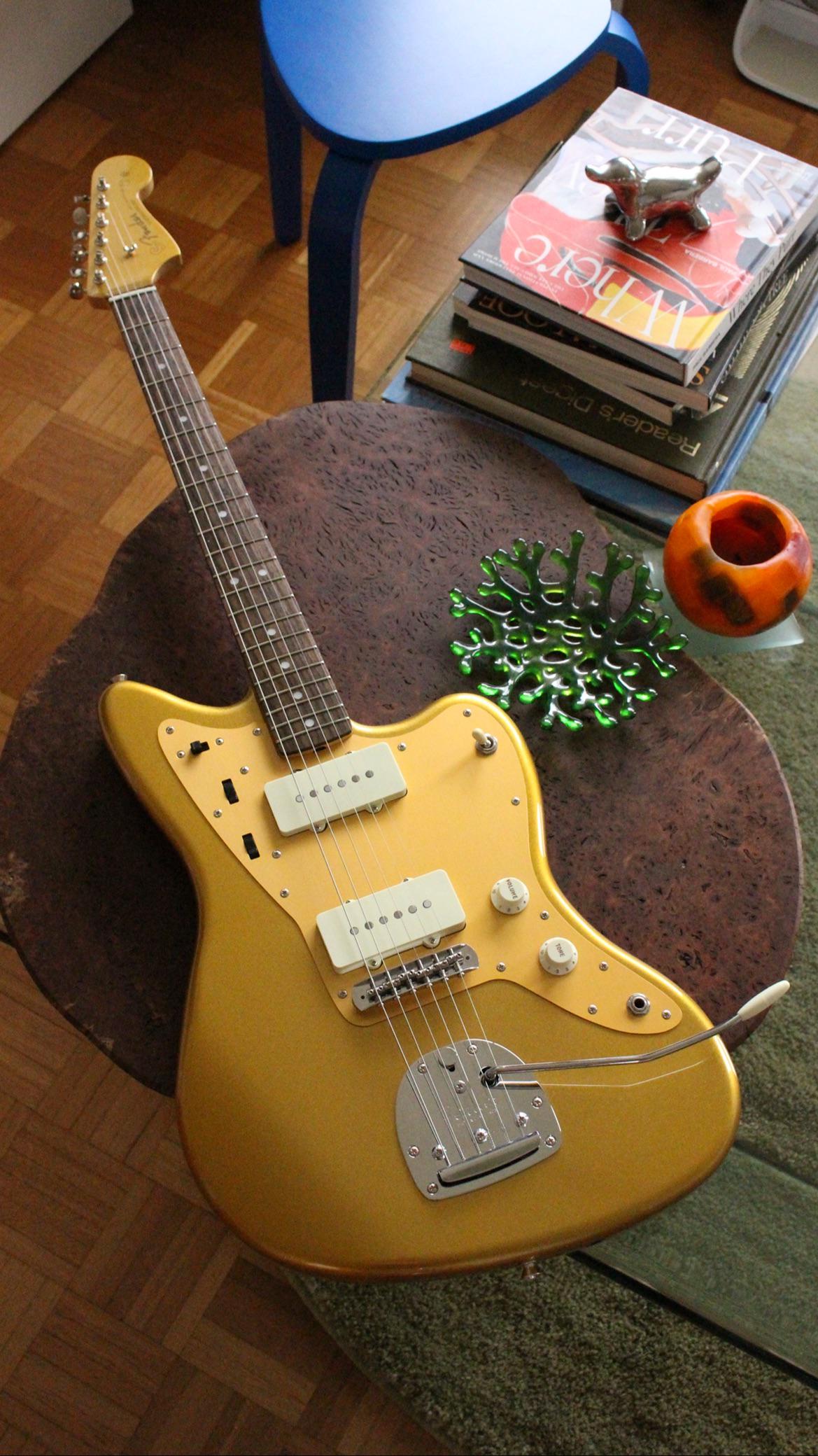 2024 Fender Japan FSR Traditional 60s Jazzmaster in Mystic Aztec