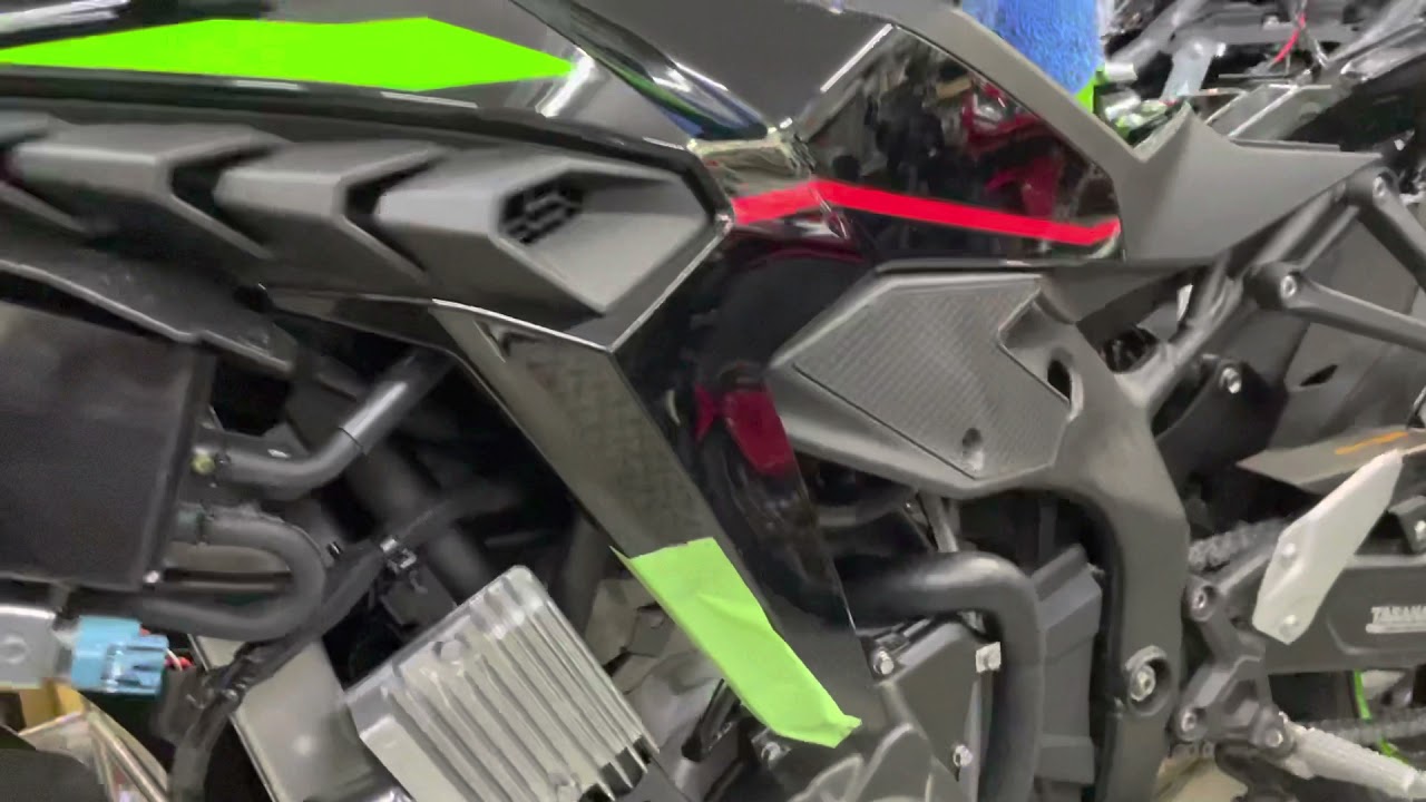 カワサキNinja ZX-25RにETC2.0を取り付けてみた！ - YouTube