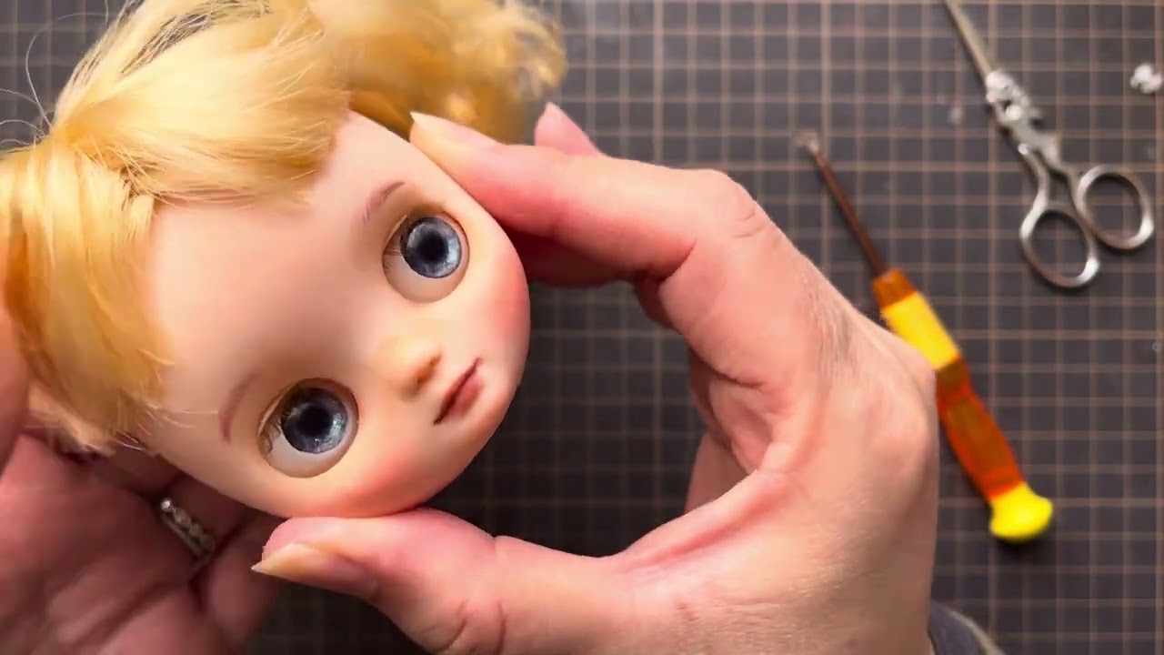 ミディブライスのカスタム⑬まつげ＆組み立て完成！ - YouTube