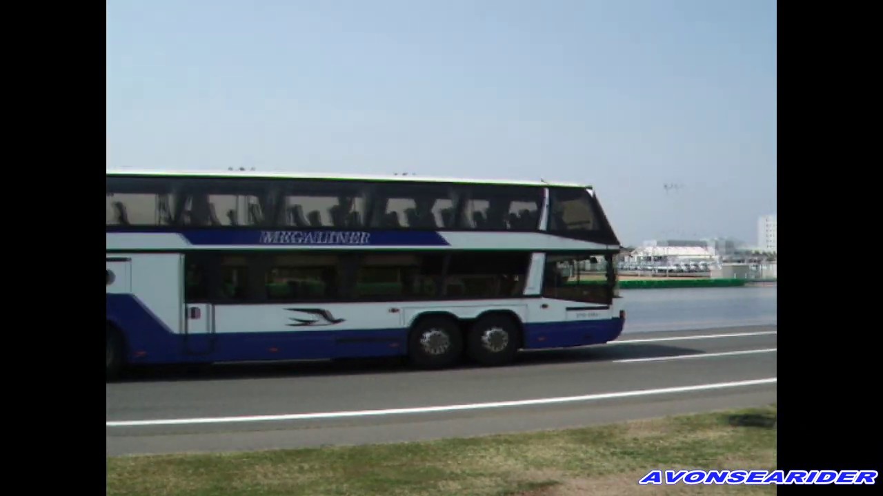 JRバス メガライナー120km/hからの緊急制動 NEOPLAN MEGA LINER - YouTube