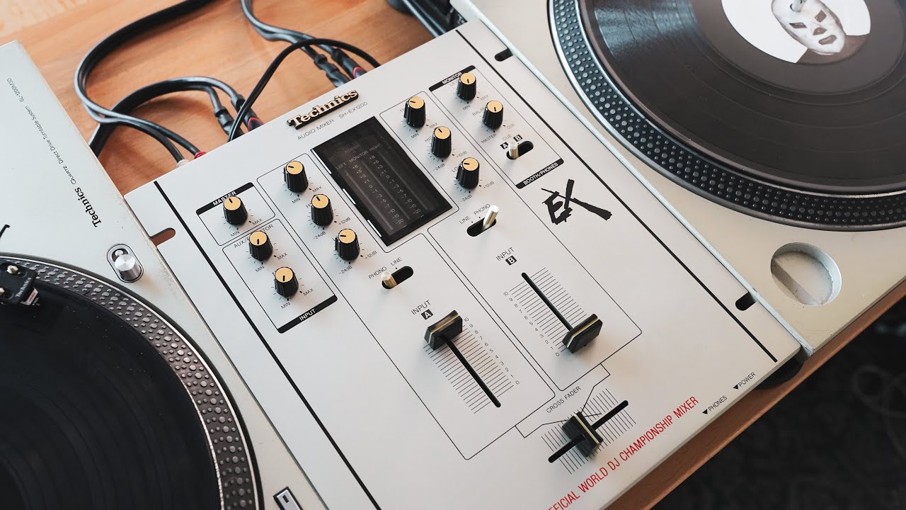 数ヶ月前に、こんな感じのTechnicsのミキサーを買ったんだ。Dopez