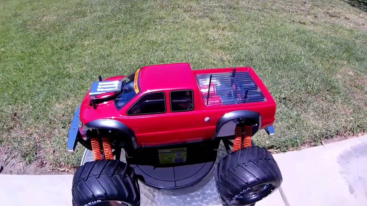 Kyosho Giga Crusher DF - A Celebration - YouTube