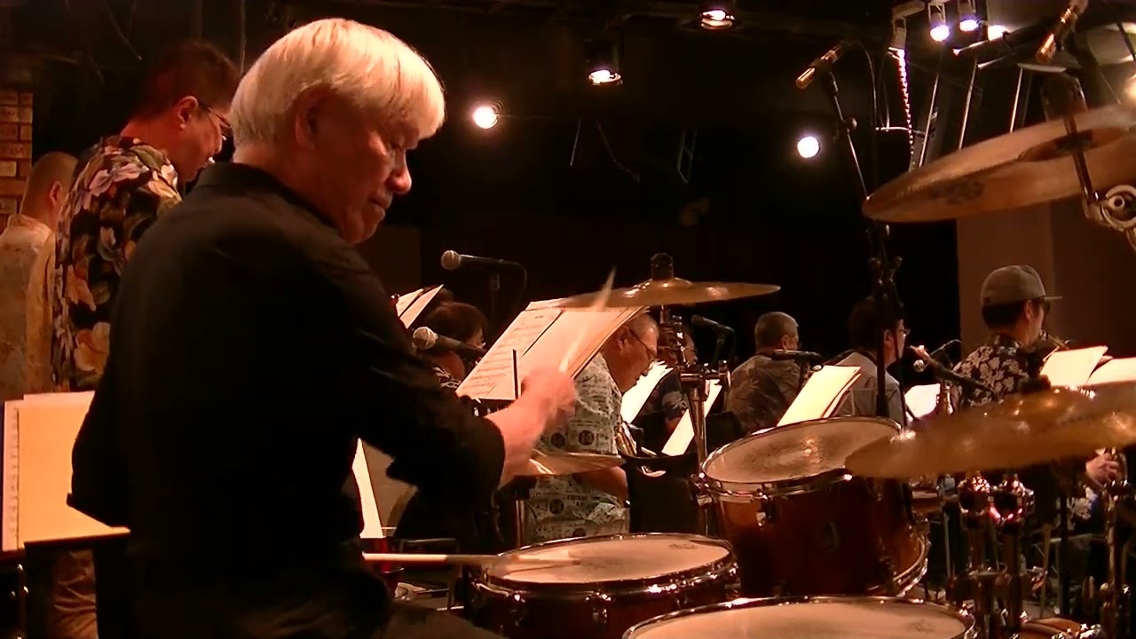 Jazz Dining B-flat ライブにて🎵 - YouTube