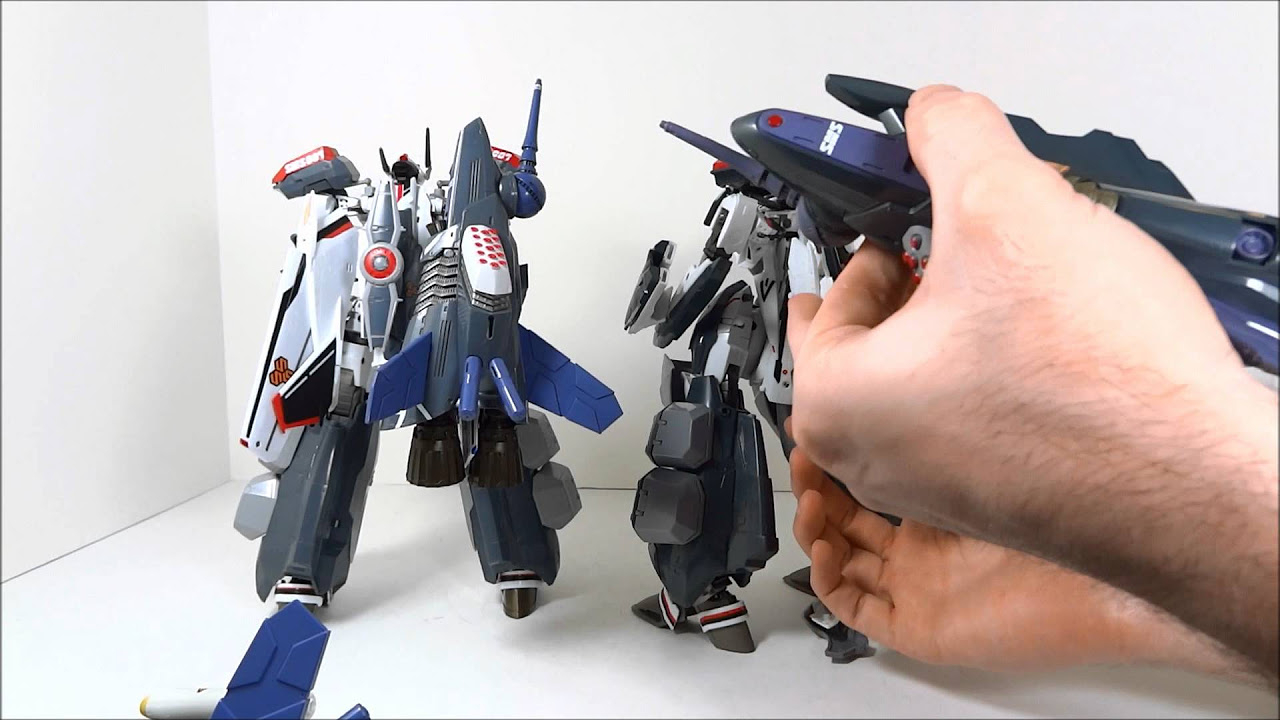 Comparison Bandai DX VF 25 Armor - YouTube