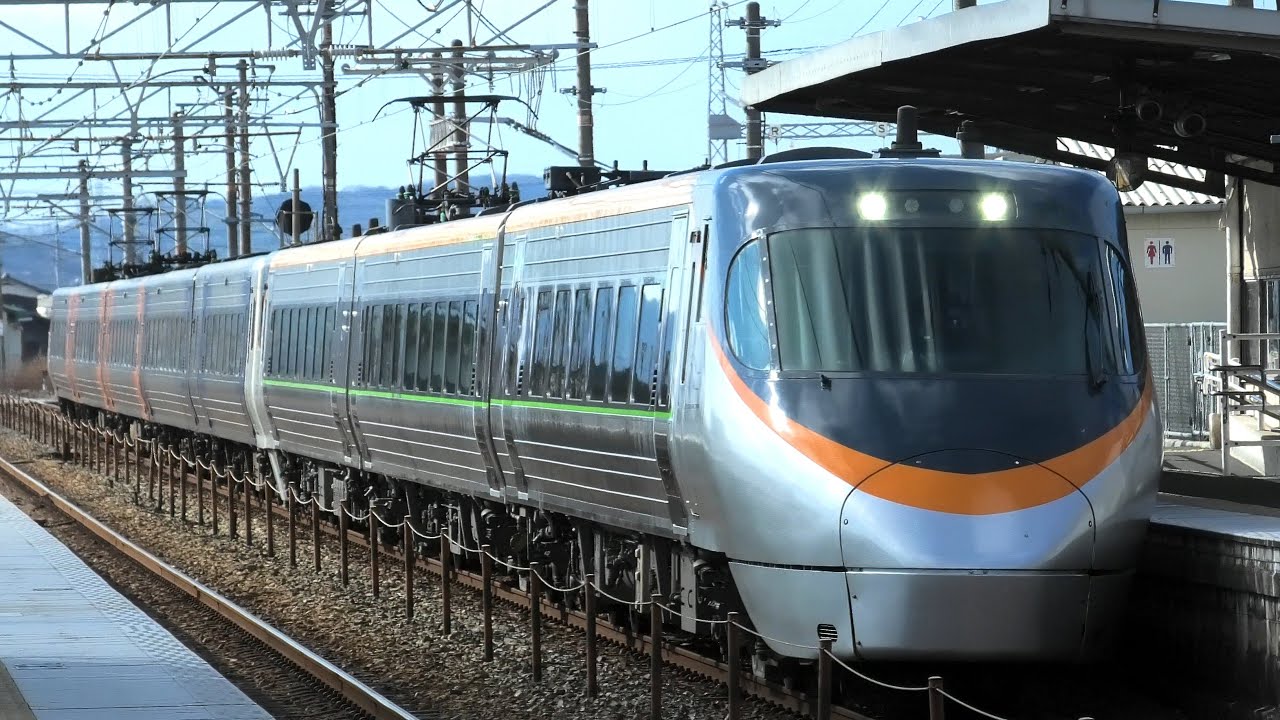JR四国 年末年始増結！2700系、ｱﾝﾊﾟﾝﾏﾝ列車 8両！ﾘﾆｭｰｱﾙ8000系、8両