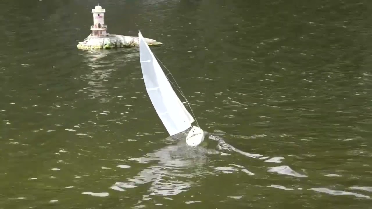 RC Kyosho Sea Dolphin 770 battles high winds and steam boats - YouTube