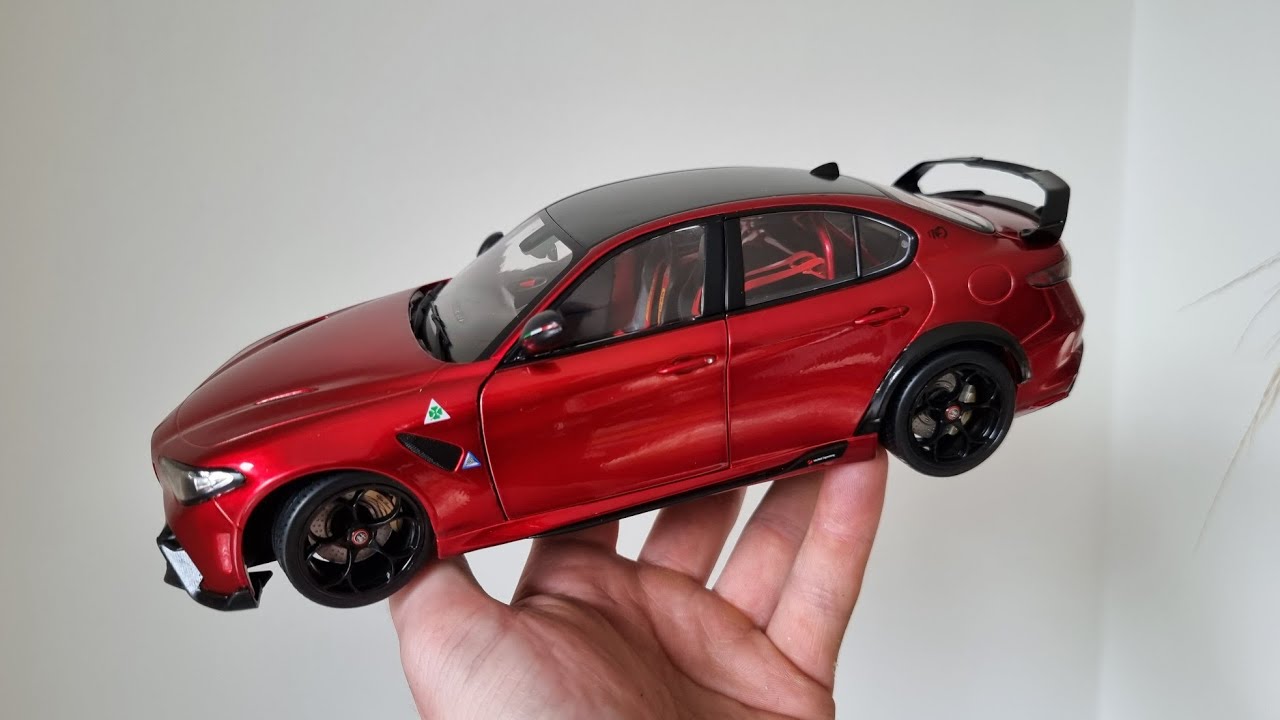 I'm blown away by this Solido Alfa Romeo Giulia GTA M. Unboxing